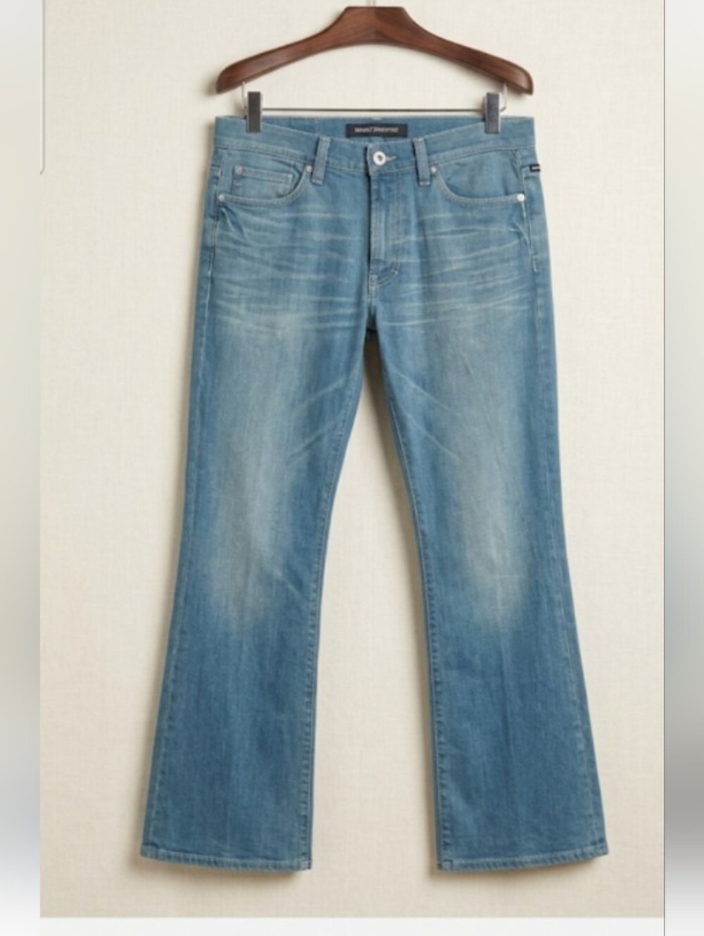 Versace- Jeans Coture- Men's-Size: Approx 34'W x 32'L